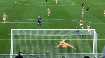 نتيجة الكلاسيكو.. تعادل الهلال واتحاد جدة والصدارة للنصر